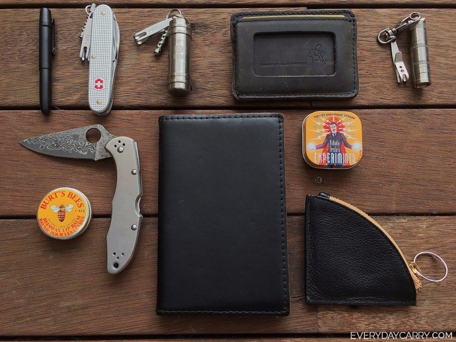 Everyday Carry 43/F/Brisbane, Australia/IT Administration Officer