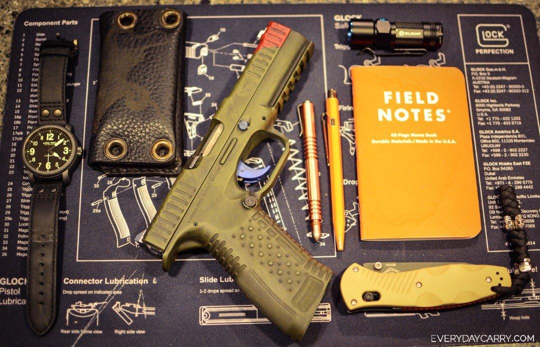 Everyday Carry 44/M/Utah/Flight crew Mandalorian Bounty Hunter EDC