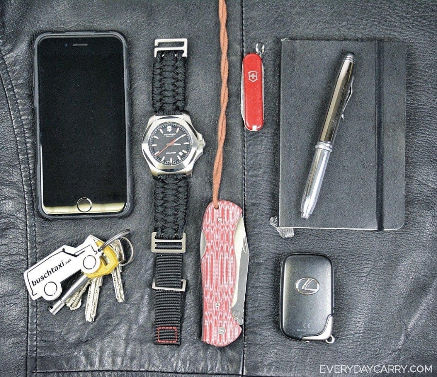 everyday-carry-m-germany-communication-consultant-engineer-simple