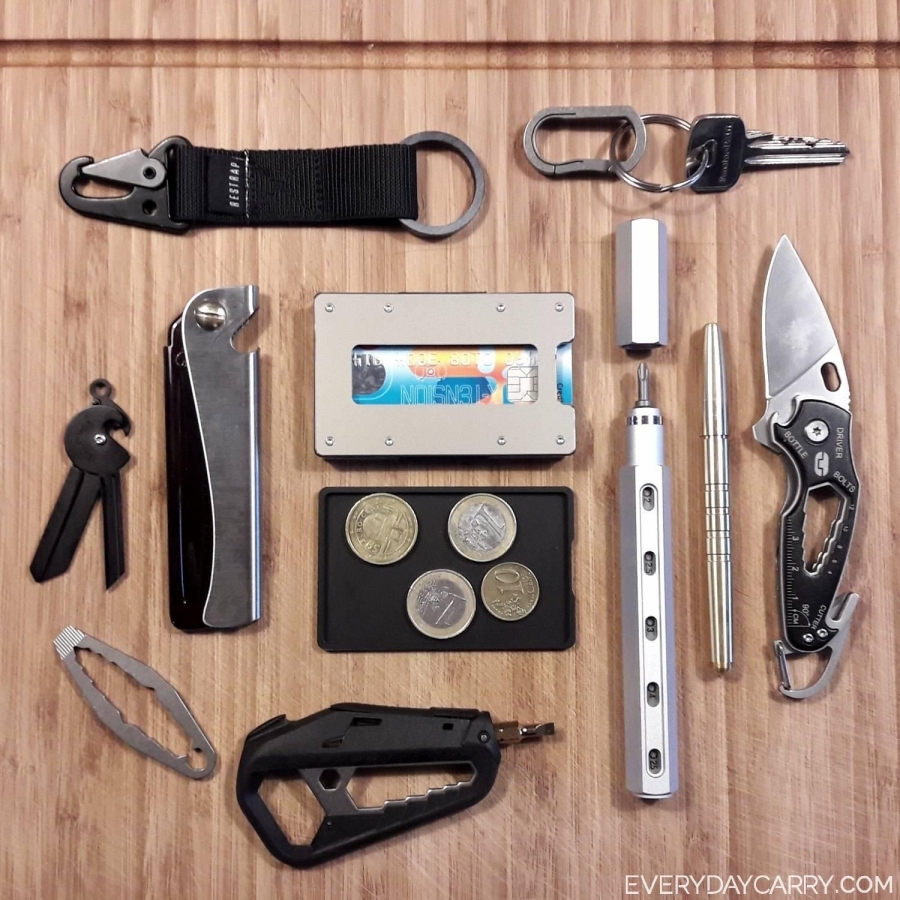 Everyday Carry 20/M/Germany/Student Solid EDC setup by Jonas