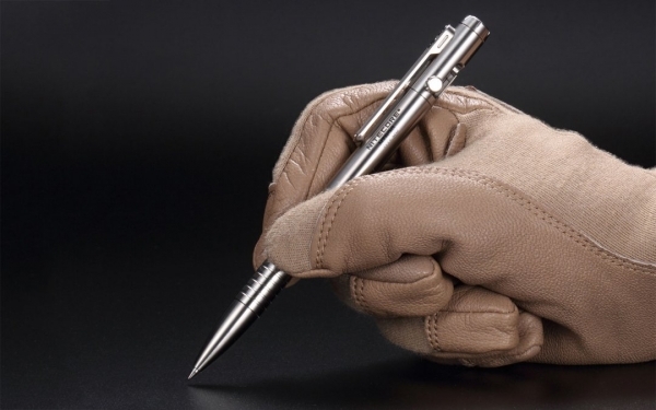 Nitecore Tactical Pen Kugelschreiber NTP30 silber Titan taktischer Stift Nitecore Tactical Pen Kugelschreiber NTP30 silber Titan taktischer Stift