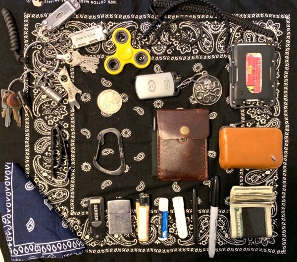 everyday-carry-nyc-train-operator-subway-train-operator-ready-for