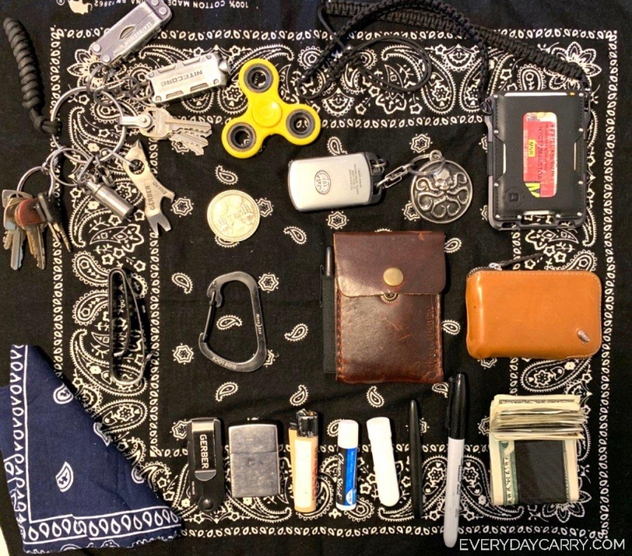 everyday-carry-nyc-train-operator-subway-train-operator-ready-for