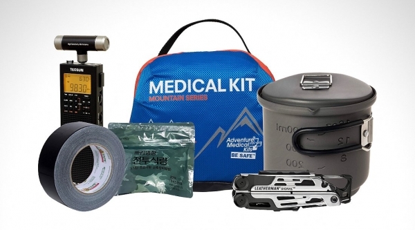 Free Bug Out Bag List Build Your Emergency Survival Kit Everyday Carry