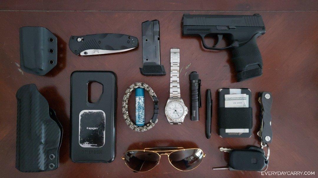 Everyday Carry Tampa, FL/General Manager Sunday's Carry